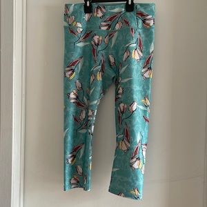 CALIA by Carrie Underwood crop leggings